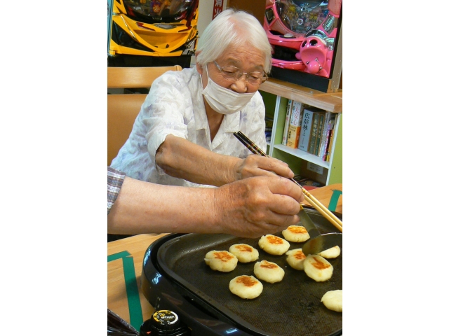 おやつに芋餅で
頂きました☆