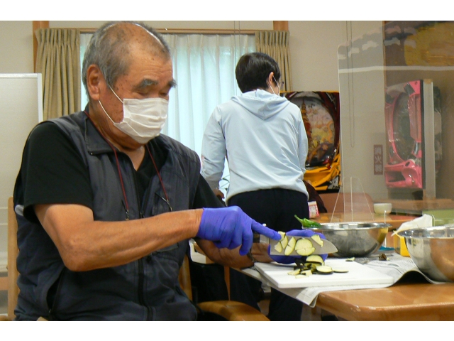 食べやすい大きさに切ります！