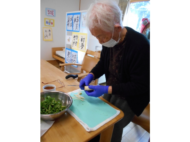 付け合わせのお味噌汁を作ります♪