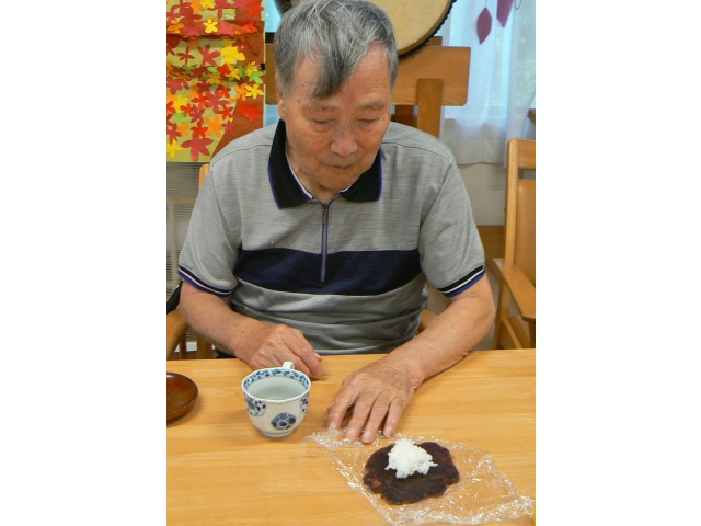 あんこの上にご飯をおいて