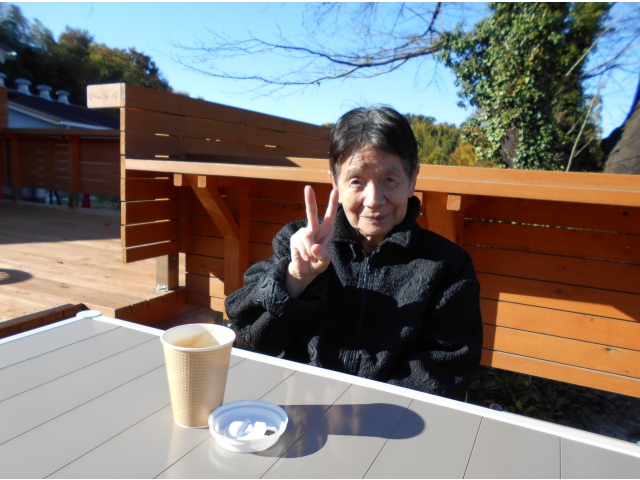 外で飲むコーヒーは格別ですね☺