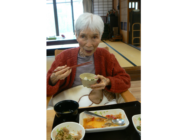 昼食のごはんに乗せて、召し上がっていただきました♪