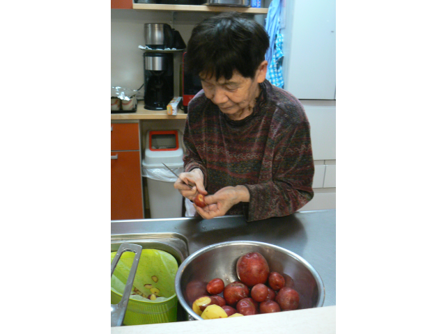 包丁を使った皮むきもお手の物です👏