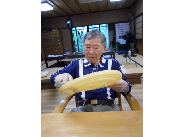 容器を消毒します。