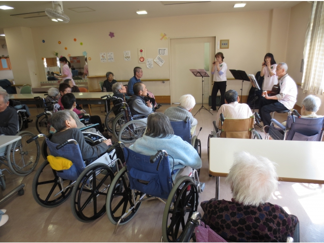 一緒に唄っています