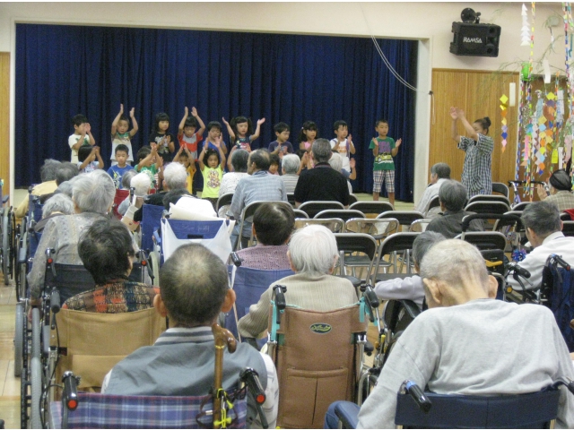 幸せなら手をたたこう
　ぱんぱん（8分音符）