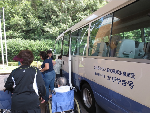 バスに乗りますよ～