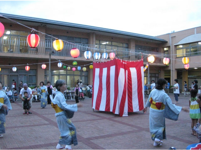 踊りのボランティアさん