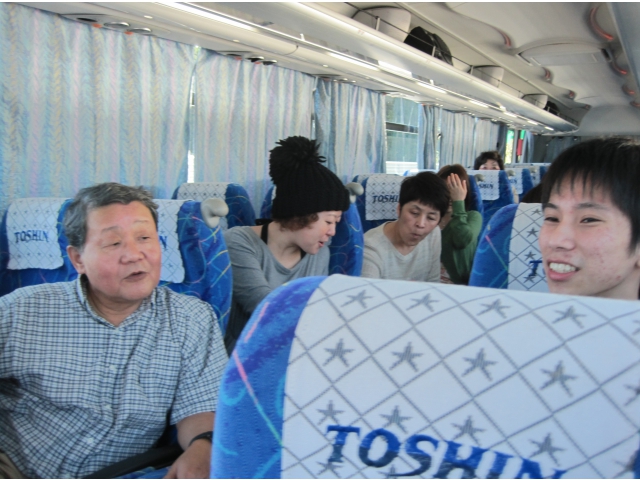 車内でワイワイ