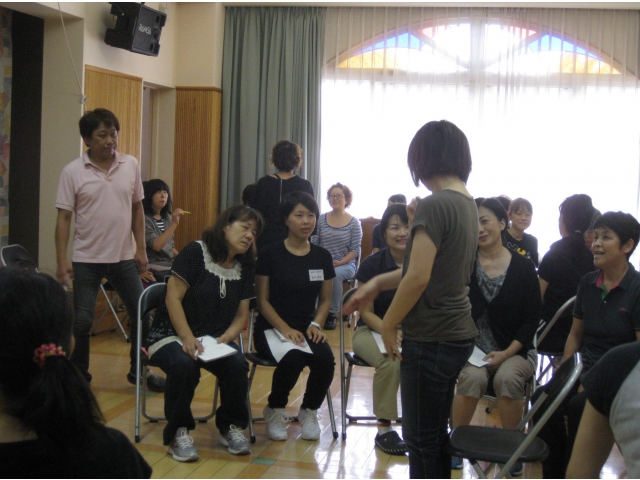 まずは人の動き確認です！立つ座ると、しっかり確認！