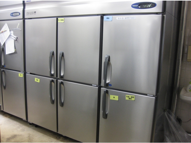 6枚扉の冷凍冷蔵庫。
新鮮なものは美味しいままに。