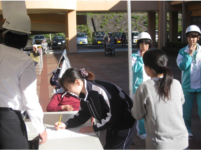 地域施設の皆様応援に駆けつけて頂きました。