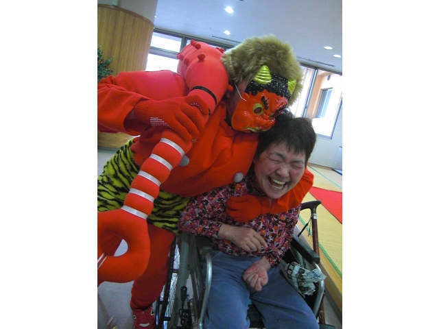 「悪いヤツはいないかな？？」
つかまってしまいました。。