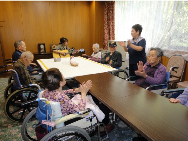 『HAPPY　BIRTHDAY』を歌いました！！