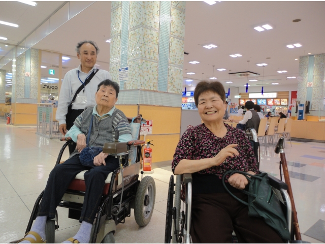 イオンに着きました！
どこに行こうかしら…？？