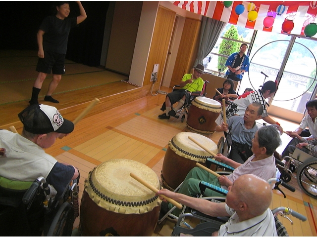 利用者様も一緒に…（8分音符）