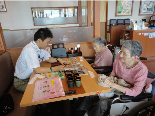 何を食べようかなぁ？