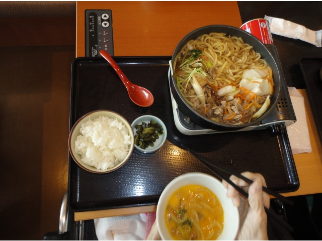 “牛すきうどん鍋定食”