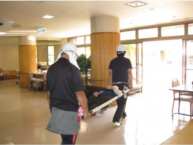 ただちに負傷者を避難