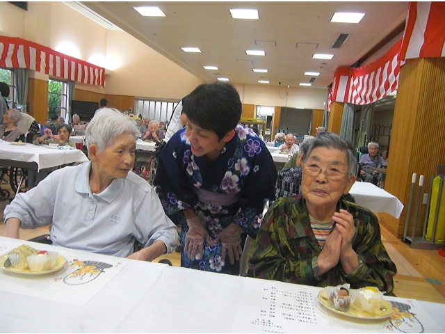 “ケーキ、おいしいねぇ”