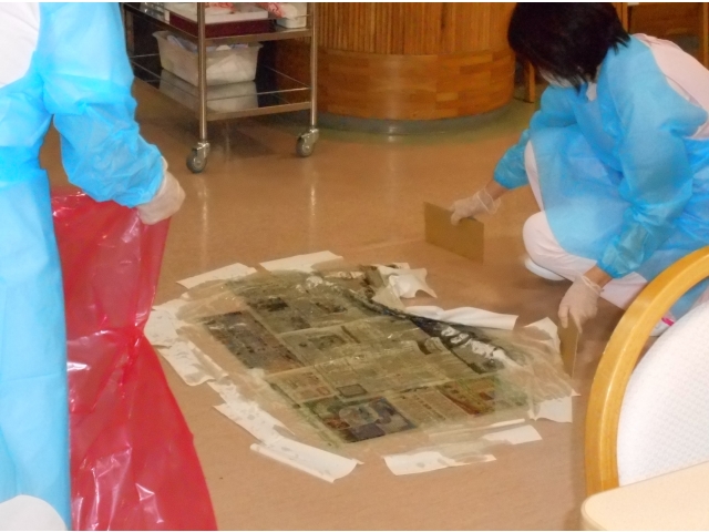 すばやく嘔吐物を処理