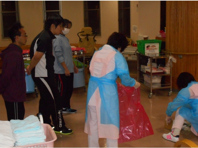 看護師による実演