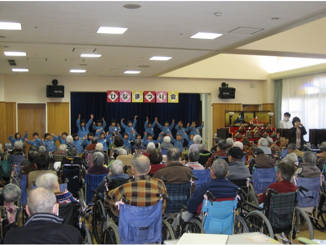 『ひなまつり』を歌ってくれました（8分音符）