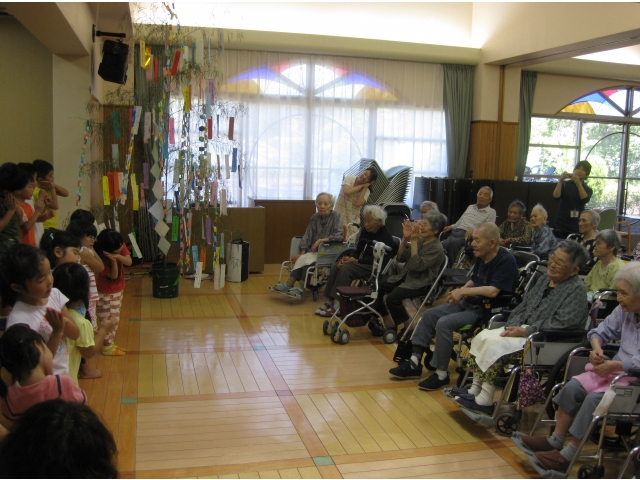 かわいい踊りに
ほっこり(^^♪