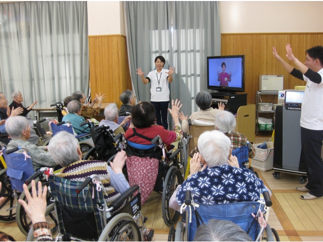 手遊びも、つい夢中になりました