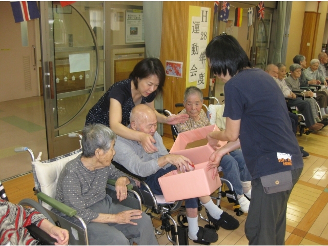 玉移し替えリレー