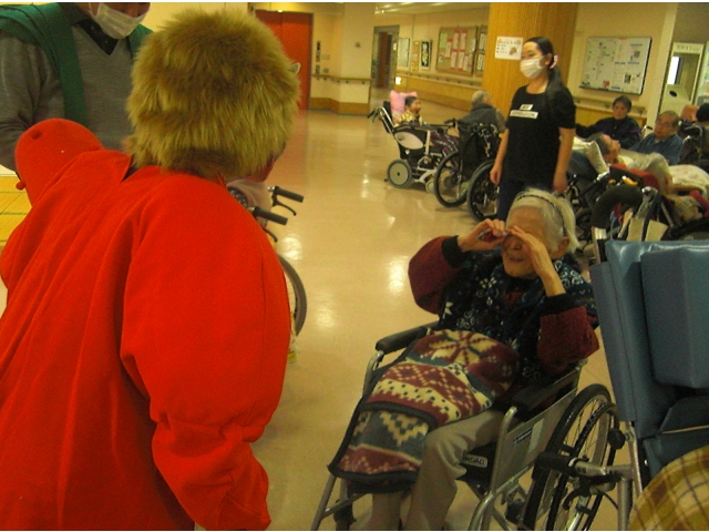 怖さのあまり泣いて・・る？