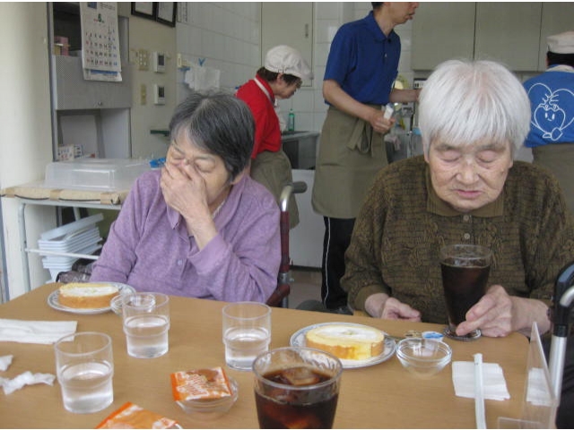 「お、おいしい・・・」
「コーヒーも香ばしいわ～」