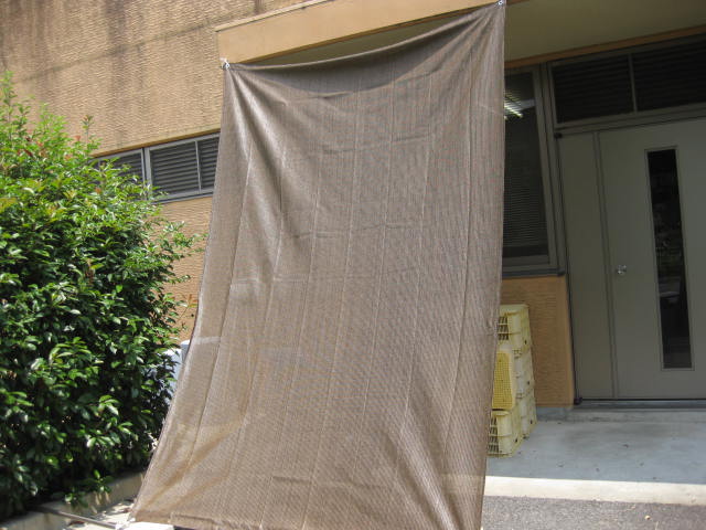 洗濯室にもサンシェードを設置