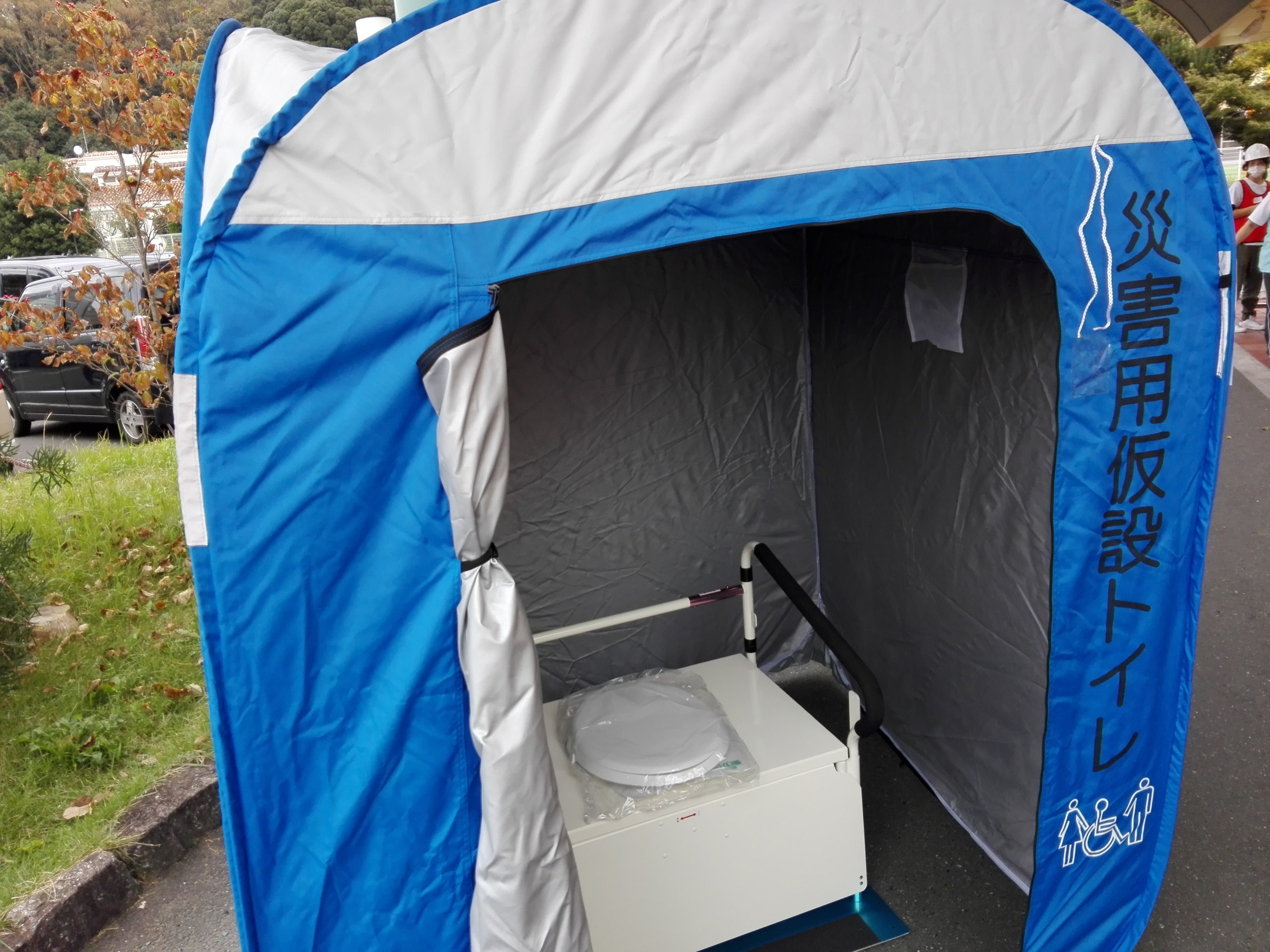 仮設トイレ