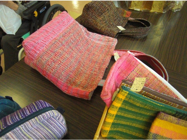 人気のシフォンケーキに今回は鞄も！