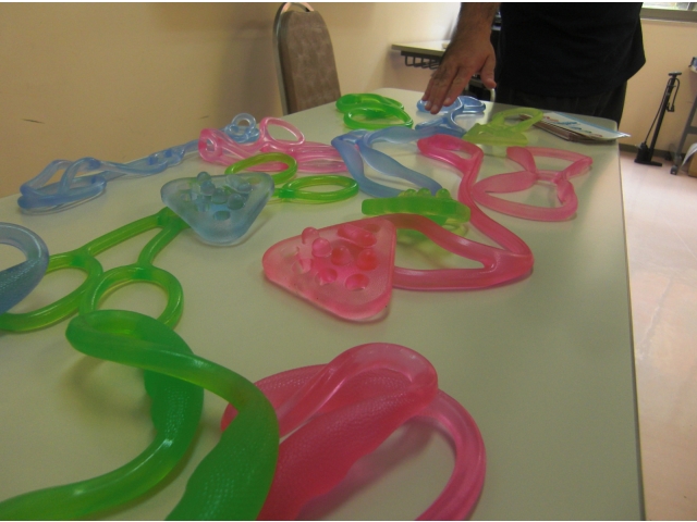 背筋伸ばしのチューブ！効きます！