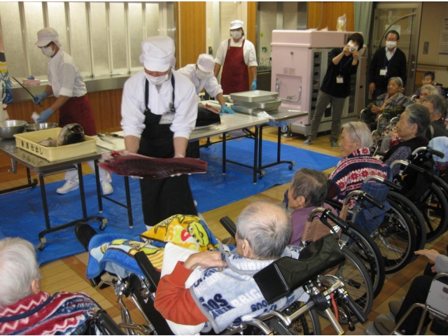 「見て！きれいでしょ！」
「見るより味わいたい！」