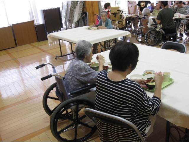 写真の掲載については利用者様、ご家族の了解を得ています。