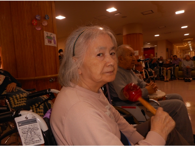 マラカスで応援‼