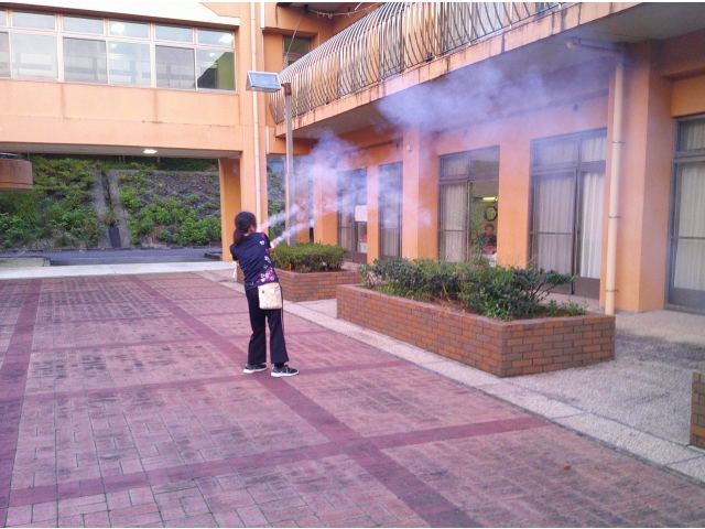 居室から見学している方に見えるよう職員が周りました。