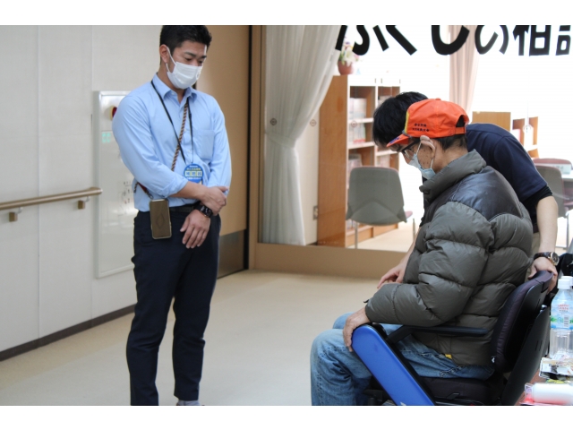 様々な車椅子を試乗体験いただきました