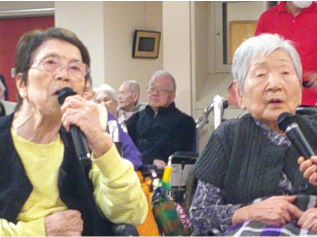 仲良しのお二人素敵な歌声でした