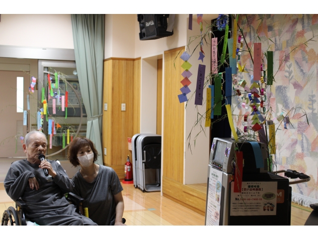 「王将」を熱唱中！