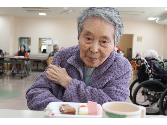 甘いもの好きだよ