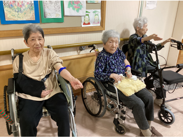 止血バンドまだ～？