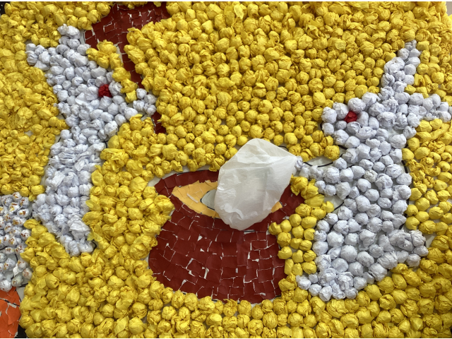 お花紙を約800個丸めました😲