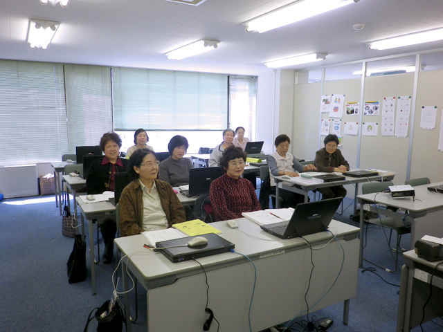 毎月第4火曜日午前10時～12時に開講（休館日を除く）