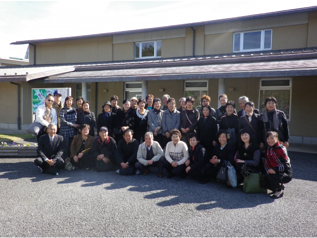 会場「さら・さくら」でチーズ