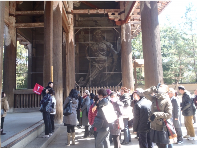 南大門の仁王像を見学