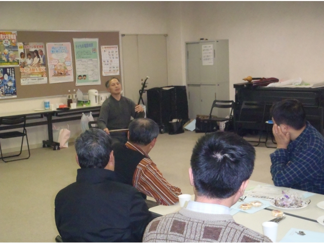 李徳林講師の二胡演奏